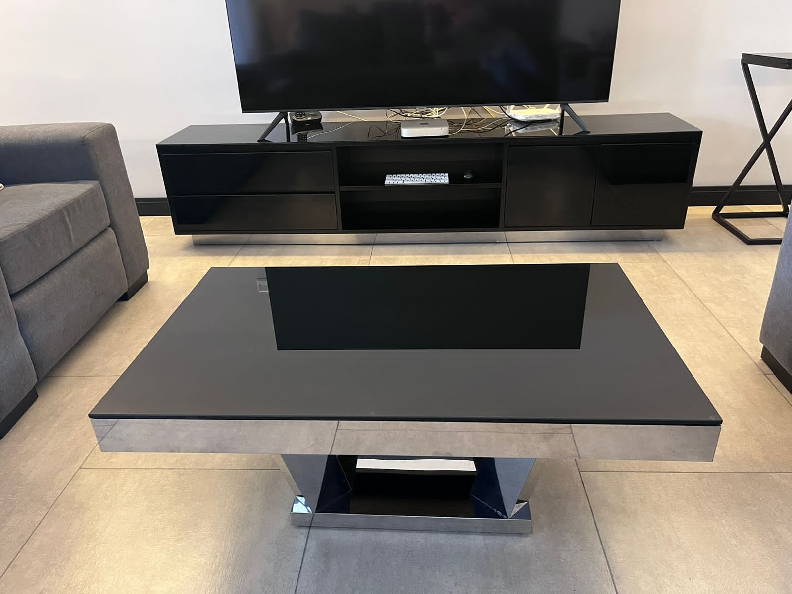 Mesa baja Luanita